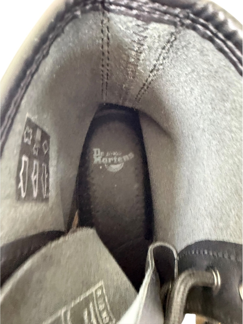 Doc Martens 1460 boots - NEVER WORN - Sz 7 - Picture 12 of 15